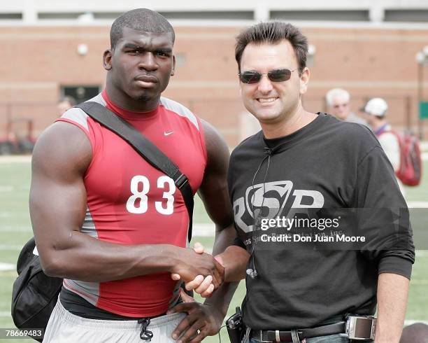 Florida State LB Lawrence Timmons poses with his agent Drew Rosenhaus at NFL Pro Day on March 15, 2007 in Tallahassee, Florida.