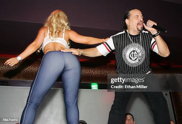 Model Nicole "Coco" Austin and her husband, actor/rapper Ice-T dance as they host the New Year's weekend kickoff party for Prive Las Vegas inside the...