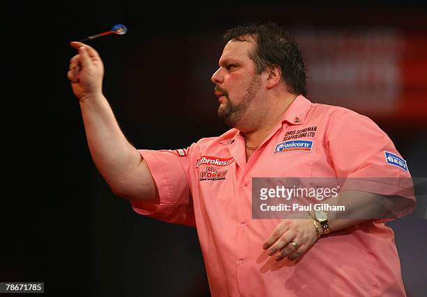Peter Manley of England throws a dart during the quarter final match between Peter Manley of England and Kirk Shepherd of England during the 2008...
