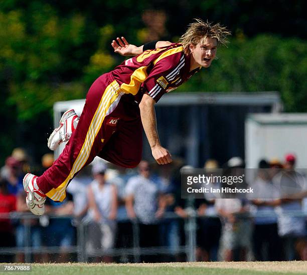 Shane Watson of the Queensland Bulls in action during the KFC Twenty20 Big Bash match between the Queensland Bulls and the Victorian Bushrangers at...