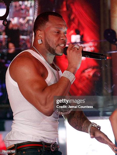 Flo Rida 2000s Flo Rida Mtv New Year Photos and Premium High Res Pictures - Getty Images