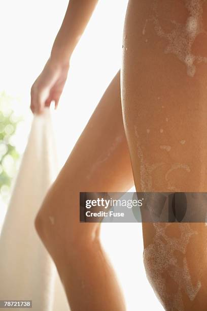 young woman bathing - 15 years girl bare stock pictures, royalty-free photos & images