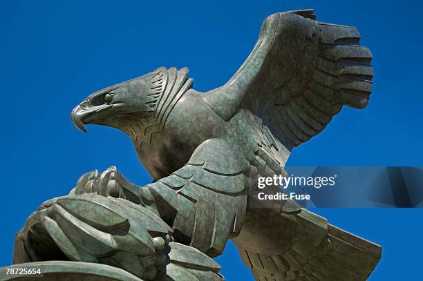 eagle sculpture at east coast memorial by albino manca - bronze alloy stock-fotos und bilder