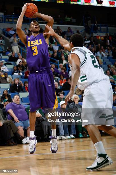 Anthony Randolph of the Louisiana State University Tigers makes a shot over David Gomez of the Tulane University Green Wave on January 2, 2008 at the...
