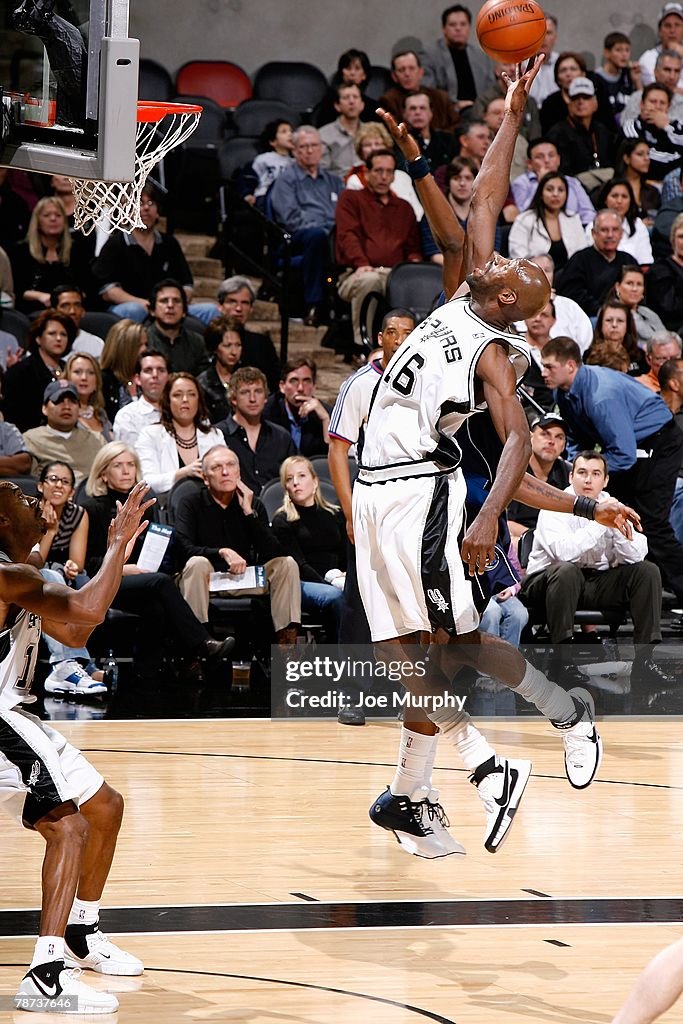 Dallas Mavericks v San Antonio Spurs