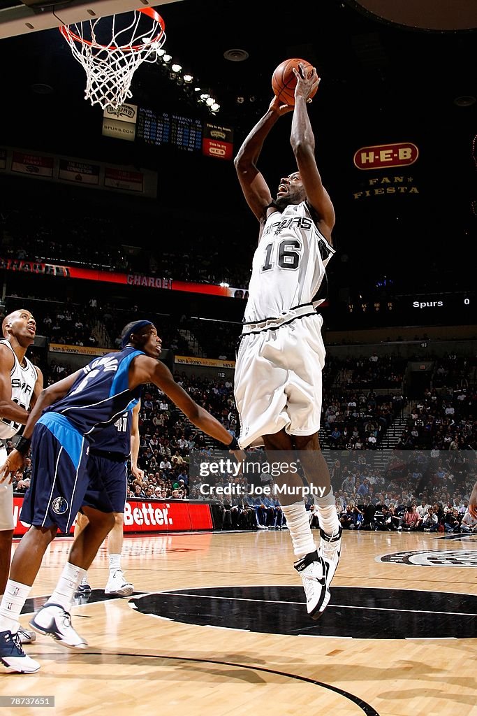 Dallas Mavericks v San Antonio Spurs