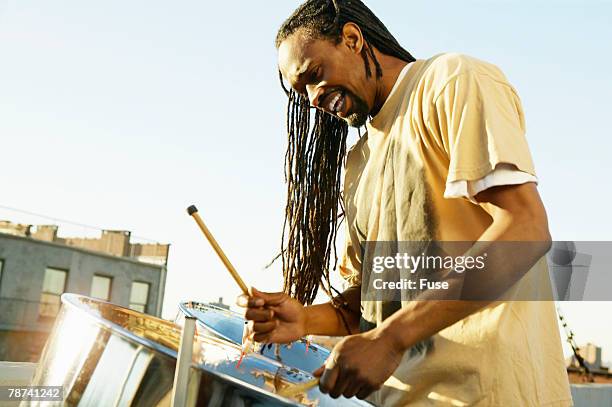 drummer - tamburo steel drum foto e immagini stock