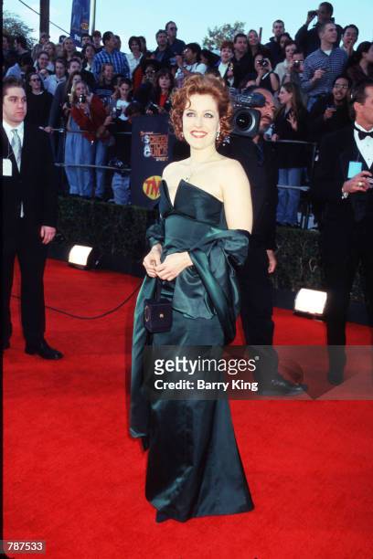 Gillian Anderson attends the SAG Awards ceremony March 7, 1999 in Los Angeles, CA. Actress Anderson stars as Special Agent Dana Scully on "The...
