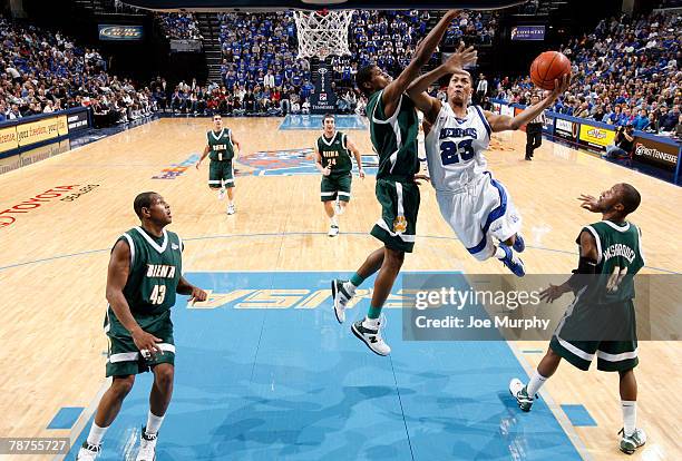 Edwin Ubiles Joe Roberts (Basketball) Photos and Premium High Res Pictures - Getty ...