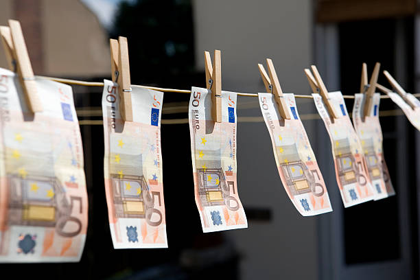 Hukum bersedekah dengan uang haram dianggap money laundering