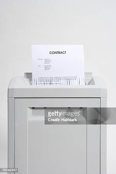 a paper shredder - paper shredder on white stock pictures, royalty-free photos & images