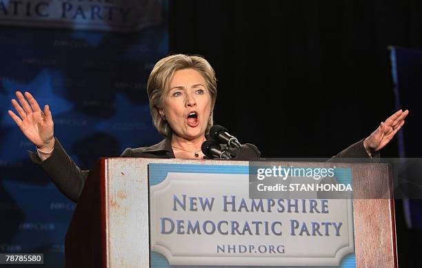 Democratic presidential hopeful and New York Senator Hillary Clinton campaigns 04 January 2008 at the New Hampshire Democratic Party 100 Club Dinner...