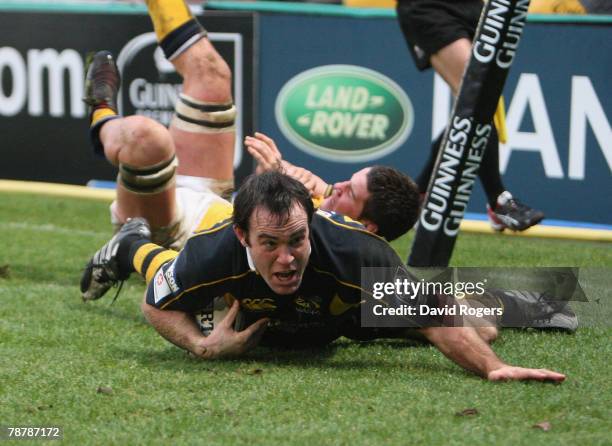 Fraser Waters of Wasps dives over to score the second try during the Guinness Premiership match between London Wasps and Leeds Carnegie at Adams Park...