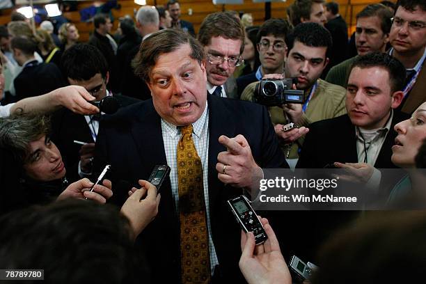 Mark Penn, chief strategist and pollster for Democratic presidential candidate Sen. Hillary Clinton, speaks to reporters in the "spin room" after the...