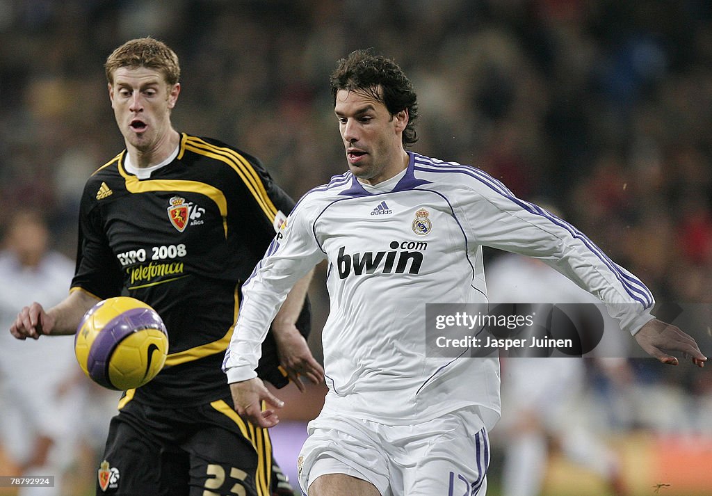 Real Madrid v Real Zaragoza - La Liga
