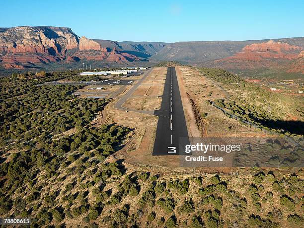 landing strip in desert - air strip stock pictures, royalty-free photos & images