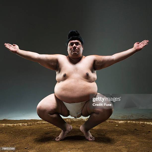 sumo wrestler in ring - sumô - fotografias e filmes do acervo