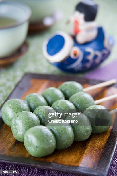 japanese sweets - japanese mugwort imagens e fotografias de stock