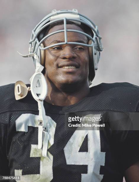 Bo Jackson, Full Back for the Los Angeles Raiders during the American Football Conference West game against the Kansas City Chiefs on 15 October 1989...