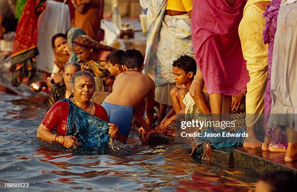 varanasi (benares), india. - pilgrim stock pictures, royalty-free photos & images