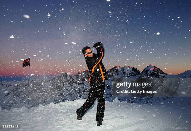 Lee Slattery of England practices on Corvatsch Mountain prior to The 2008 Chivas Snow Golf Championship on January 08, 2008 in St. Moritz,...