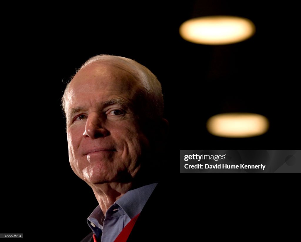 McCain Campaigns In New Hampshire