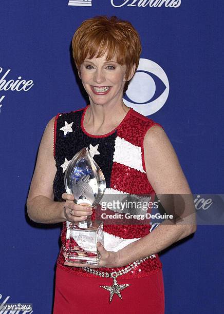 Reba McEntire in the press room at the 28th Annual People's Choice Awards