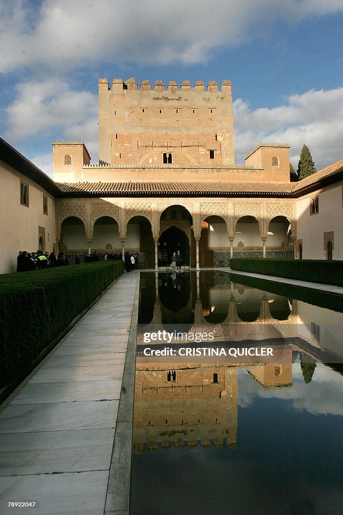 Turkish Prime Minister Tayyip Erdogan (C