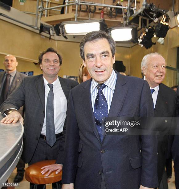 French Prime Minister Fran?ois Fillon , Marseille's mayor Jean-Claude Gaudin and deputy mayor Renaud Muselier visit the set of the show "plus belle...