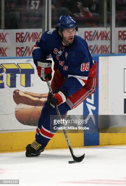 Jaromir Jagr of the New York Rangers skate against the Montreal Canadiens on January 12, 2008 at Madison Square Garden in New York City.