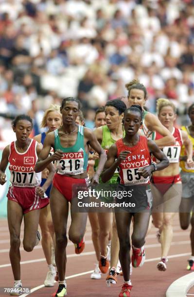 9th World Championships in Athletics, Paris, France, 26th August 2003, Womens 5000m Heats, Berhane Adere of Ethiopia and Isabella Ochichi of Kenya