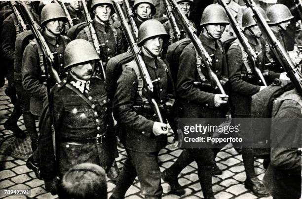 War and Conflict, World War II, Germany invades Poland, pic:August 1939, Polish troops marching up to the frontier with Germany shortly before the...