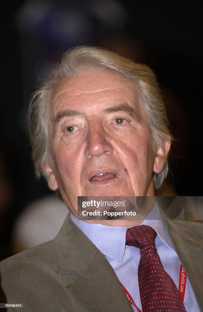 Politics. Bournemouth, England. 1st October 2003. Labour Party Conference. Dennis Skinner, MP.
