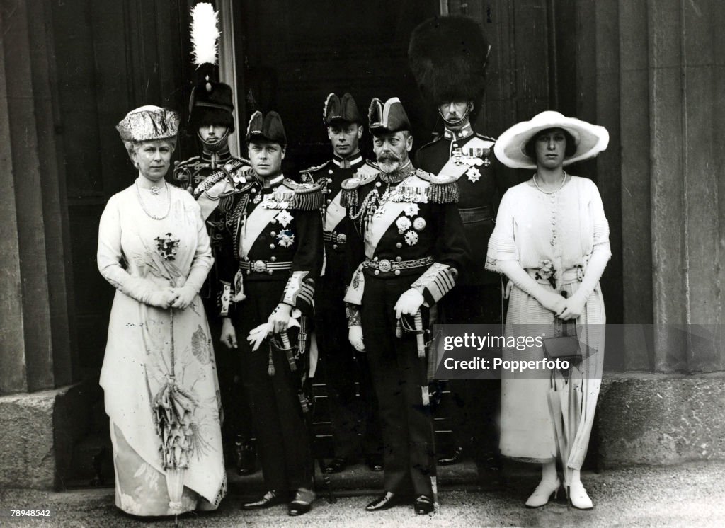 British Royalty. pic: June 1922. The Royal Family. Left-right, HM. Queen Mary, Prince Henry, Prince of Wales, Duke of York, HM.King George V, Lord Lascelles, Princess Mary.