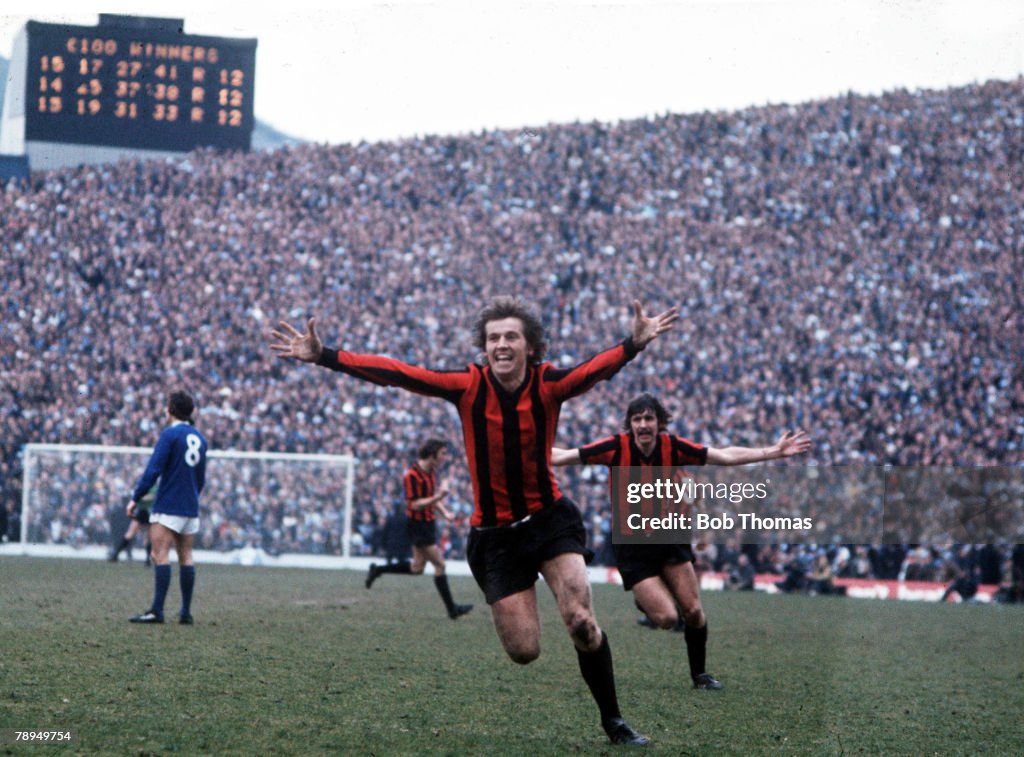 Football. 1975 FA Cup Semi Final Hillsborough, Sheffield, England. 5th April, 1975. Fulham 1 v Birmingham City 1. Fulham's John Mitchell celebrates after scoring his side's goal.