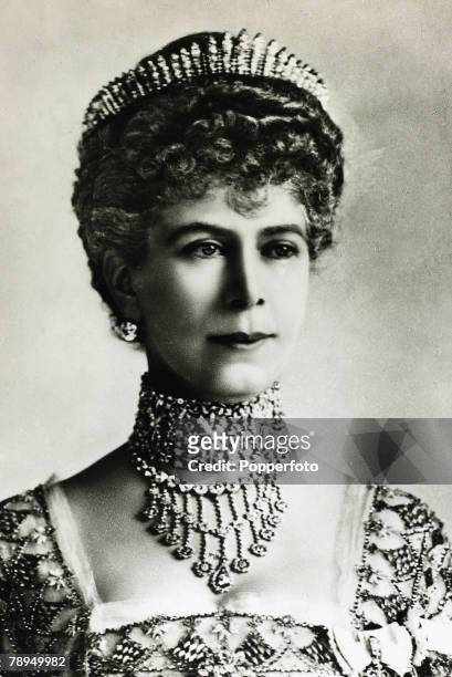 History Personalities, British Royalty, pic: 1920, HM,Queen Mary, portrait, Queen Mary born Mary of Teck, became Queen Consort when her husband King...