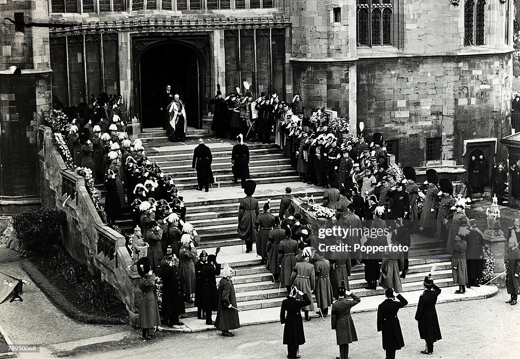 British Royalty. The Funeral of King George V. pic: 28th January 1936. The coffin being carried into St.George's Chapel, Windsor.