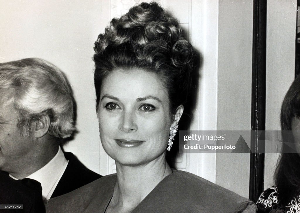 Stage and Screen. Royalty. Personalities. pic: 27th October 1972. Princess Grace of Monaco pictured in Leeds, England. The former Grace Kelly, (1929-1982) born in Philadelphia, was a cool, elegant beauty, who starred in such films as "High Noon" and "To C