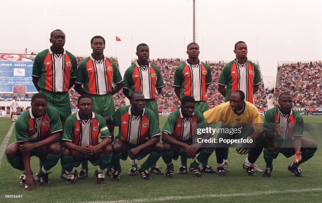 Football. 2002 World Cup Qualifier. African Second Round, Group D. 20th May 2001. Tunis. Tunisia 1 v Cote d'Ivoire 1. The Cote d'Ivoire (Ivory Coast) team pose together for a group photograph.