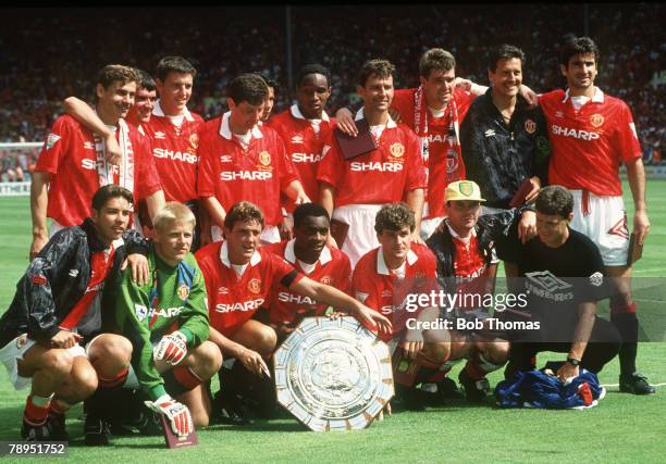 Charity Shield at Wembley, Manchester United beat Arsenal on penalties, Manchester United, Back row, left - right, Andrei Kanchelskis, Roy Keane, Lee...