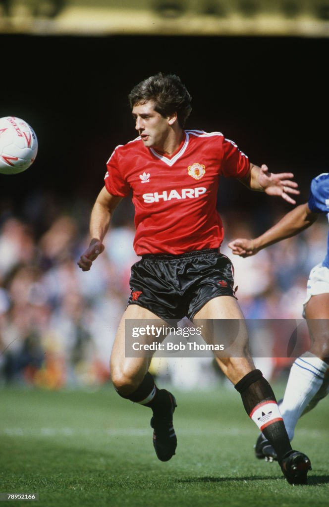 Sport. Football. pic: 6th September 1986. Division 1. Leicester City 1 v Manchester United 1. Graeme Hogg, Manchester United.