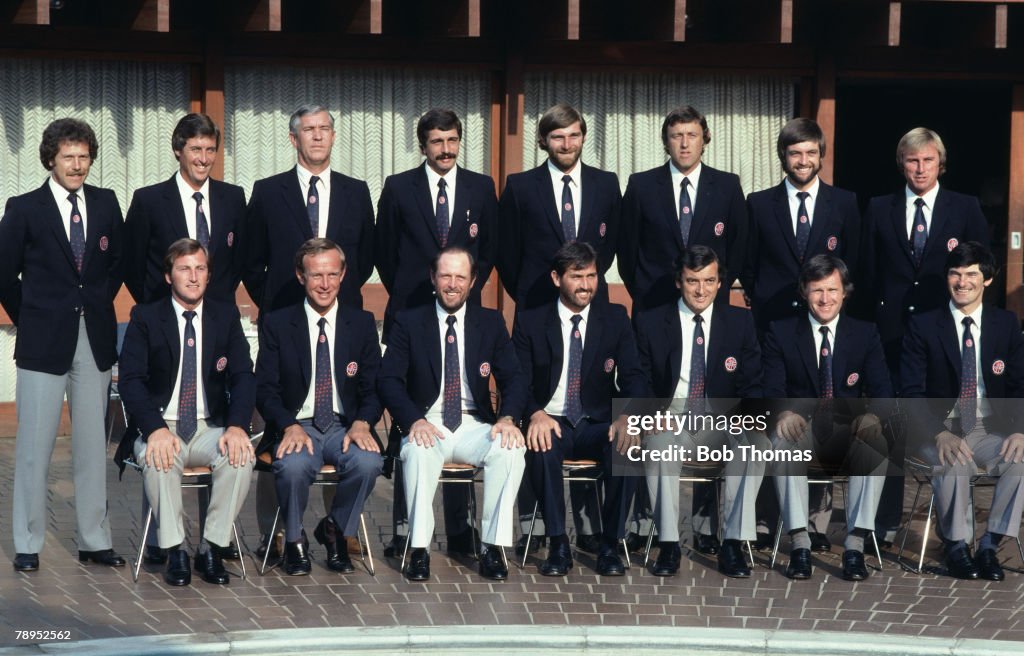 Sport. Cricket. Johannesburg, South Africa. August 1982. International match. South Africa v SAB England XI. England Team group, Back Row; L-R, Wayne Larkins, Bob Woolmer, Liason officer name not known, Les Taylor, Chris Old, Mike Hendrik, Peter Willey, J