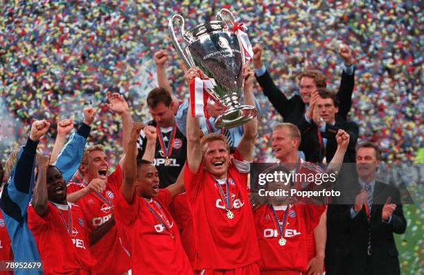 Football, UEFA Champions League Final, Milan, Italy, 23rd May 2001, Bayern Munich 1 v Valencia 1, , Bayern Munich captain Stefan Effenberg holds the...