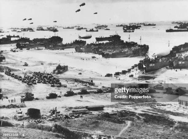 War and Conflict, World War Two, , Invasion of France, pic: June 1944, American craft of all styles pictured at Omaha Beach, Normandy, during the...