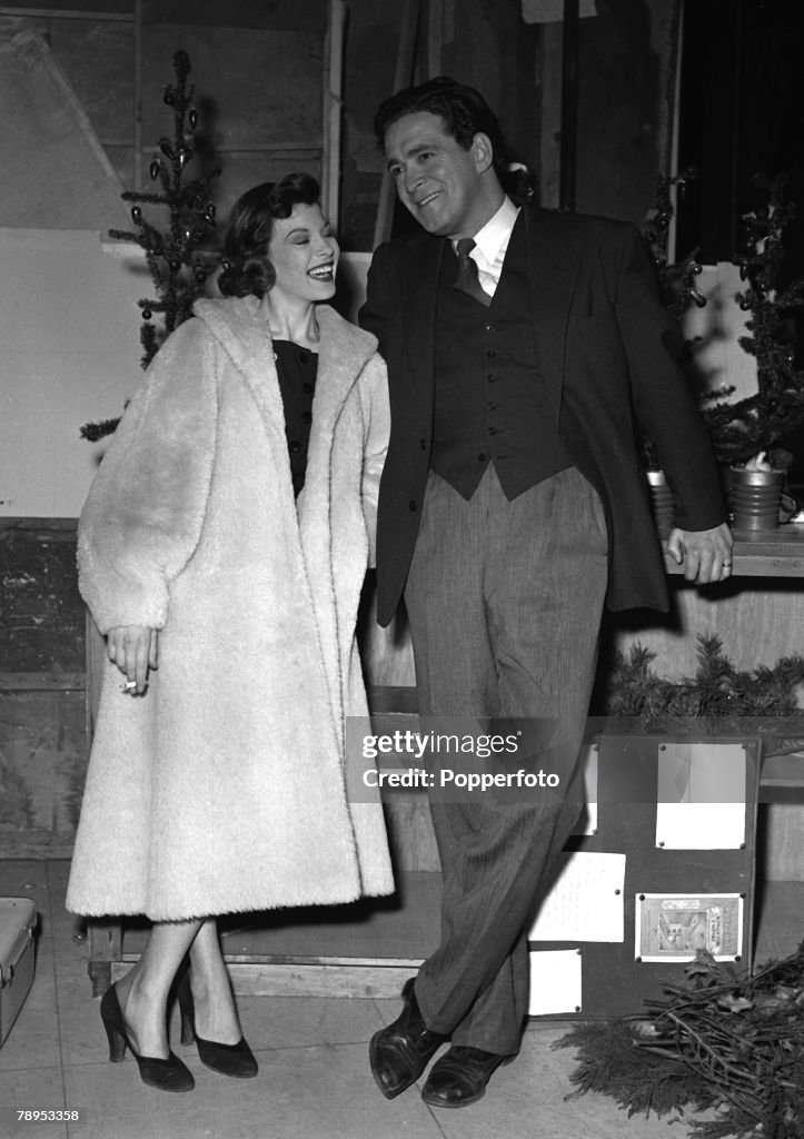 Actors Joan Rice and John Gregson on the set of the Film 'Tomorow is Sunday'. The film also starred Joan Rice, Sidney Tafler and Cyril Raymond. 1954