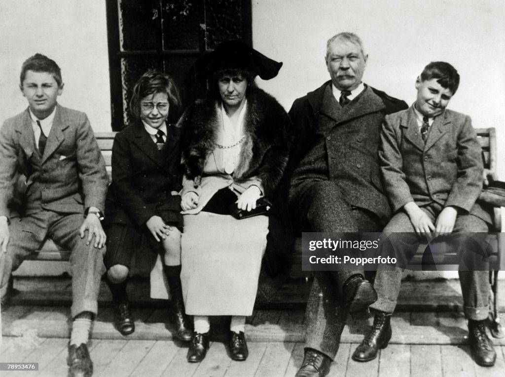 Literature. Personalities. pic: circa 1920. Sir Arthur Conan Doyle , Lady Jean Conan Doyle and their family Dennis, Lena and Adrian. Sir Arthur Conan Doyle, (1859-1930) Scottish writer of detective stories and historical romances and the creator of Sherlo