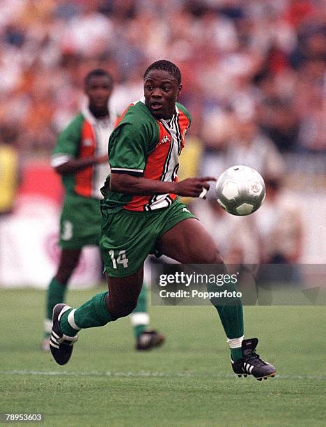 Football, 2002 World Cup Qualifier, African Second Round, Group D, 20th May 2001, Tunis, Tunisia 1 v Cote d'Ivoire 1, Aruna Dindane of the Cote...