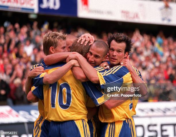football-2002-world-cup-qualifier-group-4-2nd-june-2001-stockholm-sweden-2-v-slovakia-0-swedish.jpg