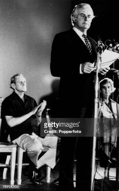 Politics, Personalities, pic: November 1975, Sydney, Australian Labour Party leader Gough Whitlam speaking at an election rally