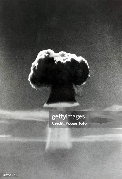 Science,Nuclear Tests/H-Bomb, pic: 19th June 1957, Great Britain's third Hydrogen Bomb test dropped at a high altitude over Christmas Island in the...